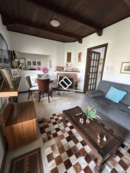 Casa com 3 quartos, 1 banheiro e 120m² à venda no bairro Laranjal, Pelotas