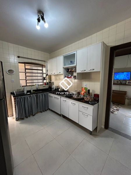 Casa com 3 quartos, 1 banheiro e 120m² à venda no bairro Laranjal, Pelotas