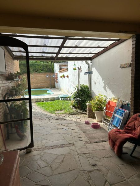Casa com 3 quartos, 1 banheiro e 120m² à venda no bairro Laranjal, Pelotas