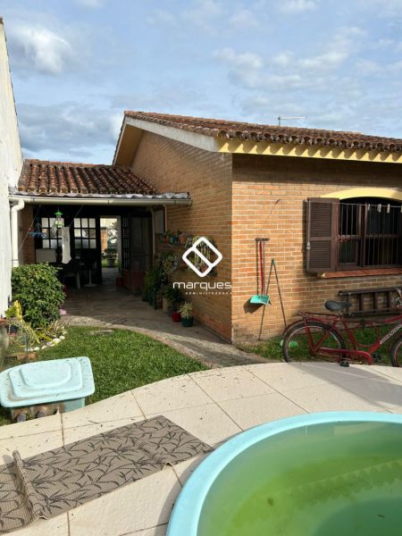 Casa com 3 quartos, 1 banheiro e 120m² à venda no bairro Laranjal, Pelotas