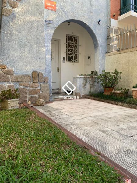 Sobrado com 4 quartos, 2 banheiros e 300m² à venda no bairro Centro, Pelotas