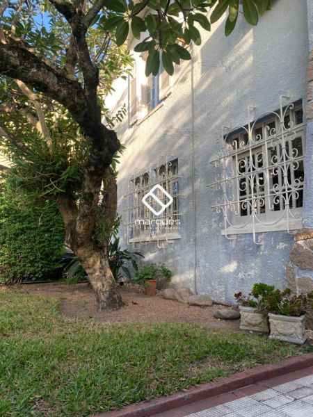 Sobrado com 4 quartos, 2 banheiros e 300m² à venda no bairro Centro, Pelotas