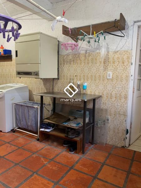 Sobrado com 4 quartos, 2 banheiros e 300m² à venda no bairro Centro, Pelotas