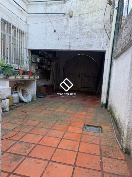 Sobrado com 4 quartos, 2 banheiros e 300m² à venda no bairro Centro, Pelotas