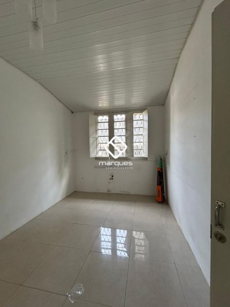 Casa com 3 quartos, 1 banheiro e 120m² à venda no bairro Centro, Pelotas