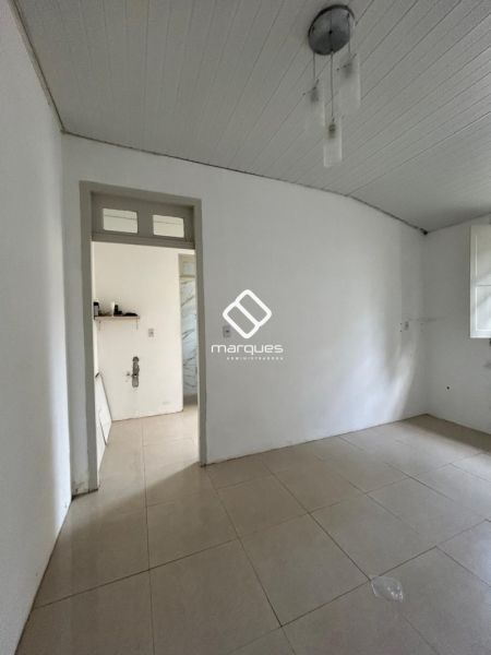 Casa com 3 quartos, 1 banheiro e 120m² à venda no bairro Centro, Pelotas