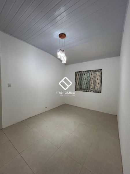 Casa com 3 quartos, 1 banheiro e 120m² à venda no bairro Centro, Pelotas