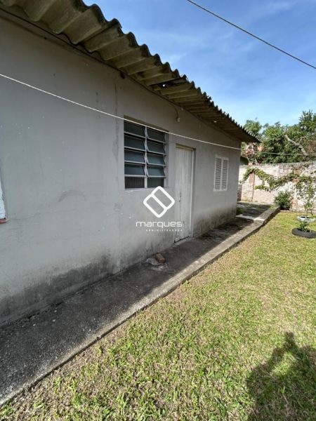 Casa com 3 quartos, 1 banheiro e 120m² à venda no bairro Centro, Pelotas