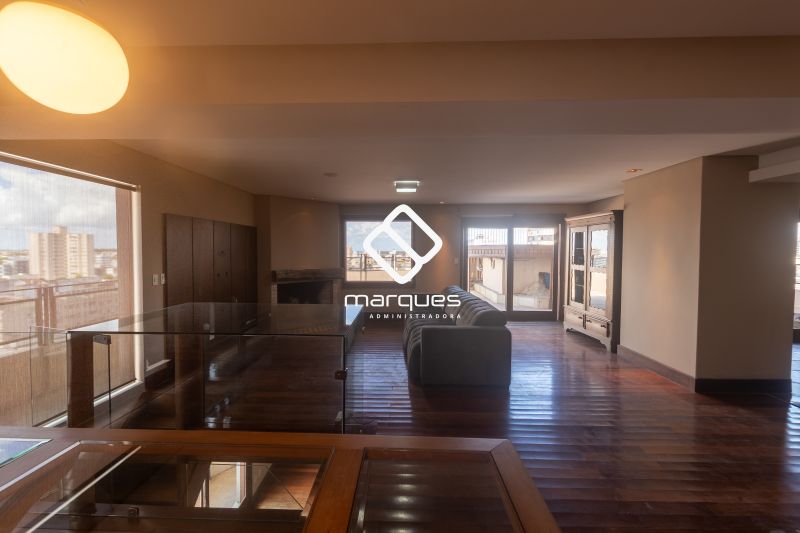 Cobertura com 3 quartos, 4 banheiros e 322m² à venda no bairro Centro, Pelotas