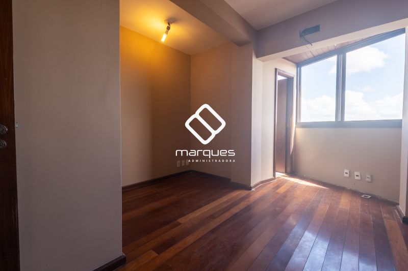 Cobertura com 3 quartos, 4 banheiros e 322m² à venda no bairro Centro, Pelotas