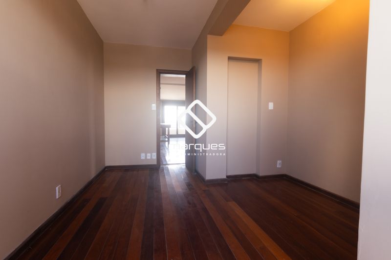 Cobertura com 3 quartos, 4 banheiros e 322m² à venda no bairro Centro, Pelotas