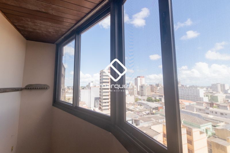 Cobertura com 3 quartos, 4 banheiros e 322m² à venda no bairro Centro, Pelotas