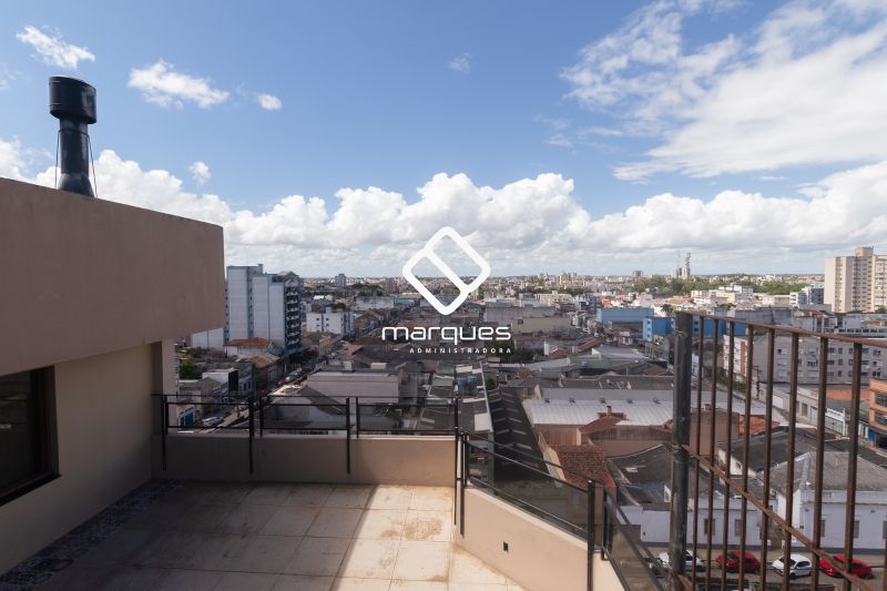 Cobertura com 3 quartos, 4 banheiros e 322m² à venda no bairro Centro, Pelotas