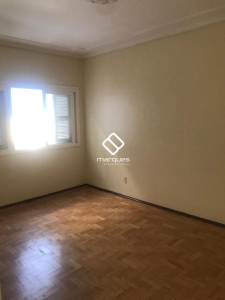 Apartamento com 3 quartos, 2 banheiros e 98m² à venda no bairro Centro, Pelotas