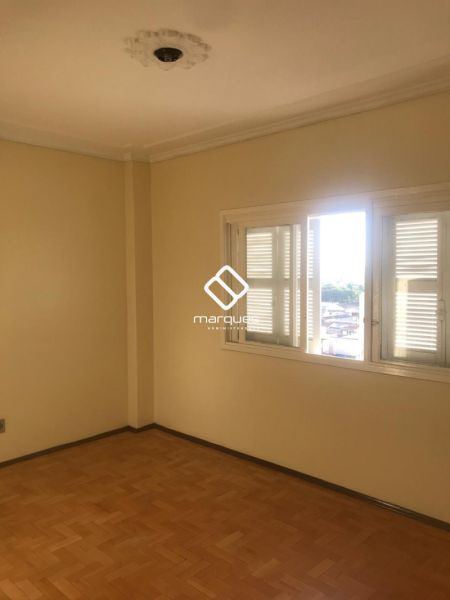 Apartamento com 3 quartos, 2 banheiros e 98m² à venda no bairro Centro, Pelotas