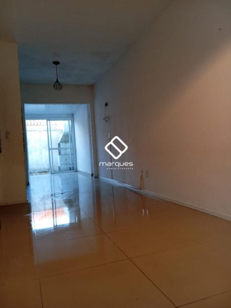 Casa com 3 quartos, 2 banheiros e 69m² à venda no bairro Areal, Pelotas