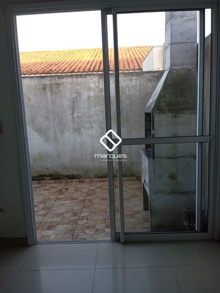 Casa com 3 quartos, 2 banheiros e 69m² à venda no bairro Areal, Pelotas