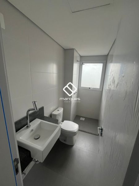Apartamento com 3 quartos, 1 banheiro e 74m² à venda no bairro Areal, Pelotas