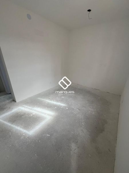 Apartamento com 3 quartos, 1 banheiro e 74m² à venda no bairro Areal, Pelotas