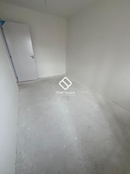 Apartamento com 3 quartos, 1 banheiro e 74m² à venda no bairro Areal, Pelotas