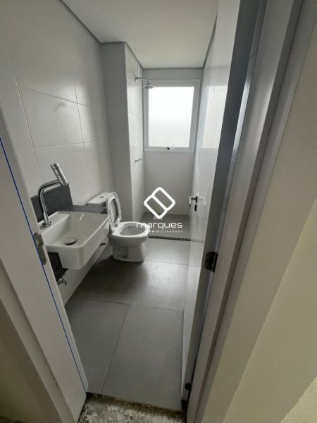 Apartamento com 3 quartos, 1 banheiro e 74m² à venda no bairro Areal, Pelotas
