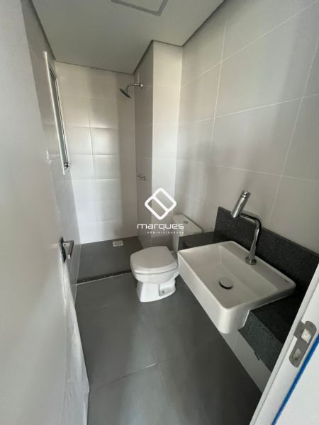 Apartamento com 3 quartos, 1 banheiro e 74m² à venda no bairro Areal, Pelotas