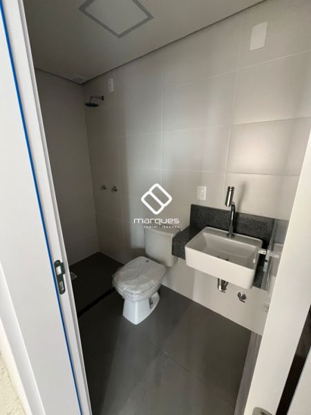 Apartamento com 2 quartos, 1 banheiro e 63m² à venda no bairro Areal, Pelotas