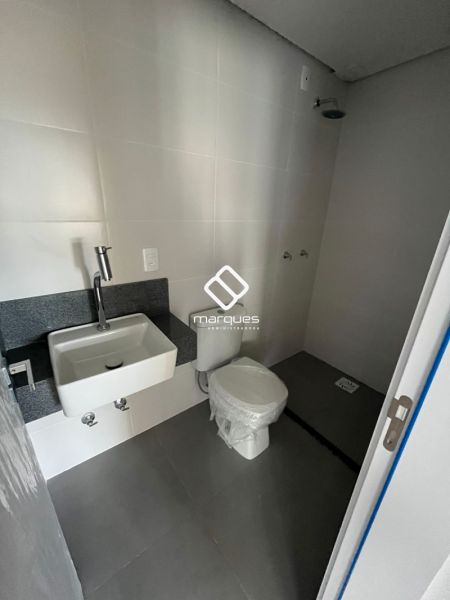 Apartamento com 2 quartos, 1 banheiro e 63m² à venda no bairro Areal, Pelotas