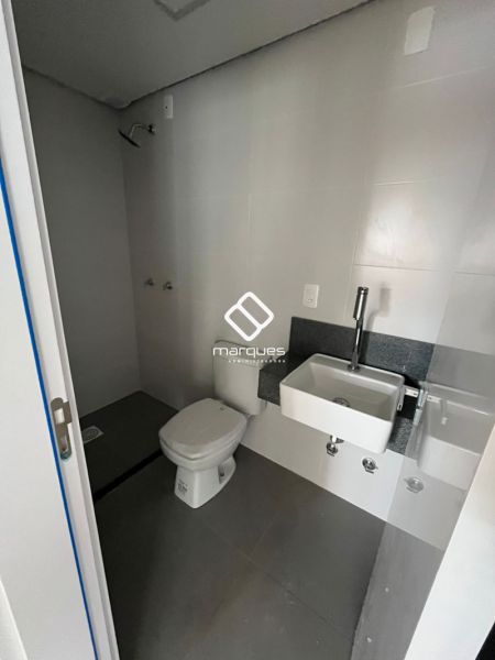 Apartamento com 2 quartos, 1 banheiro e 63m² à venda no bairro Areal, Pelotas