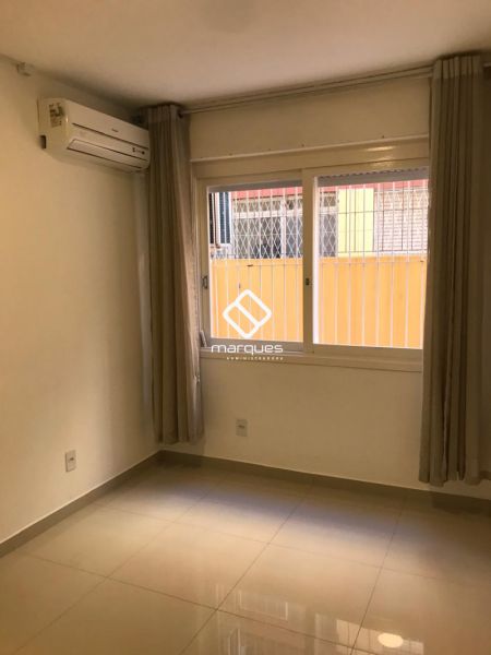 Apartamento com 2 quartos, 1 banheiro e 77m² à venda no bairro Centro, Pelotas