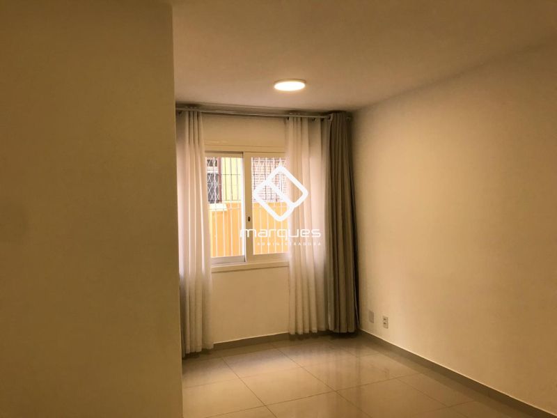 Apartamento com 2 quartos, 1 banheiro e 77m² à venda no bairro Centro, Pelotas