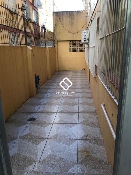 Apartamento com 2 quartos, 1 banheiro e 77m² à venda no bairro Centro, Pelotas