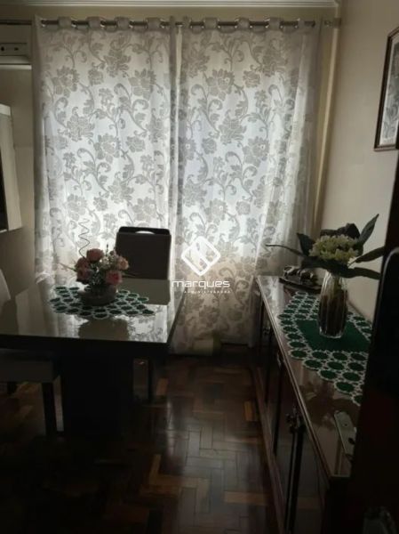 Apartamento com 2 quartos, 2 banheiros e 83m² à venda no bairro Centro, Pelotas