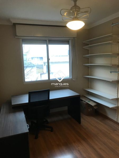 Apartamento com 3 quartos, 1 banheiro e 68m² à venda no bairro Centro, Pelotas