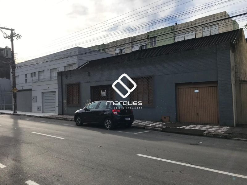 Casa com 3 quartos, 2 banheiros e 140m² à venda no bairro Centro, Pelotas