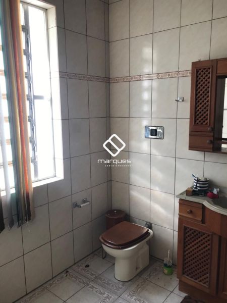 Casa com 3 quartos, 2 banheiros e 140m² à venda no bairro Centro, Pelotas