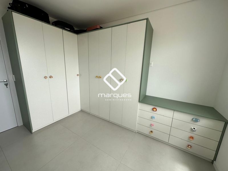 Apartamento com 2 quartos, 1 banheiro e 169m² à venda no bairro Três Vendas, Pelotas