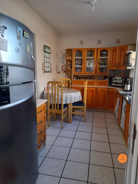 Sobrado com 4 quartos, 3 banheiros e 286m² à venda no bairro Centro, Pelotas
