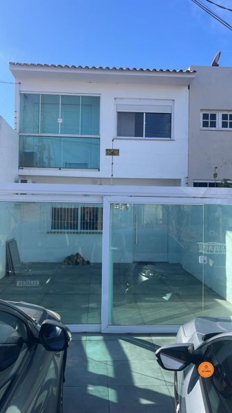 Casa com 3 quartos, 5 banheiros e 130m² à venda no bairro Areal, Pelotas