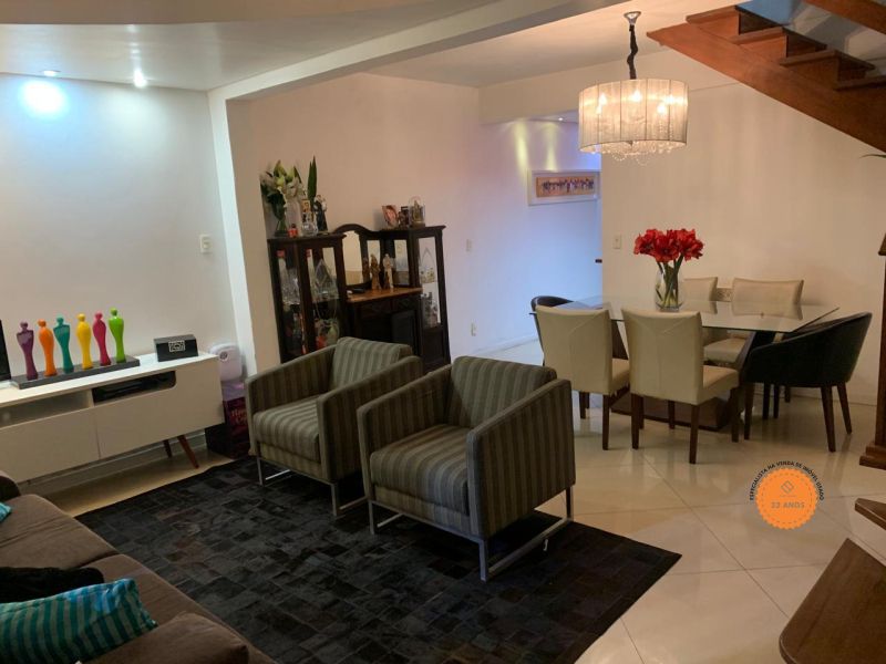 Casa com 3 quartos, 5 banheiros e 130m² à venda no bairro Areal, Pelotas