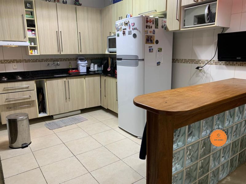 Casa com 3 quartos, 5 banheiros e 130m² à venda no bairro Areal, Pelotas