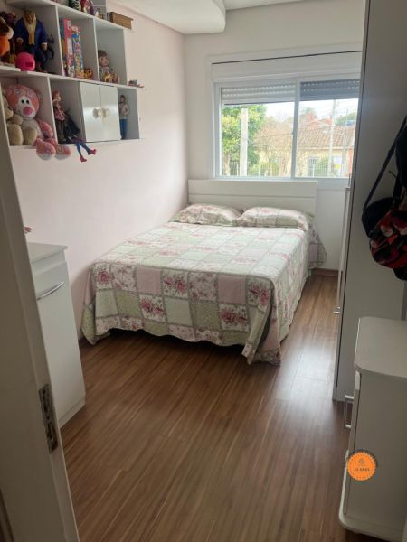 Casa com 3 quartos, 5 banheiros e 130m² à venda no bairro Areal, Pelotas