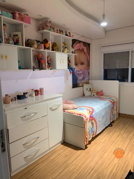 Casa com 3 quartos, 5 banheiros e 130m² à venda no bairro Areal, Pelotas