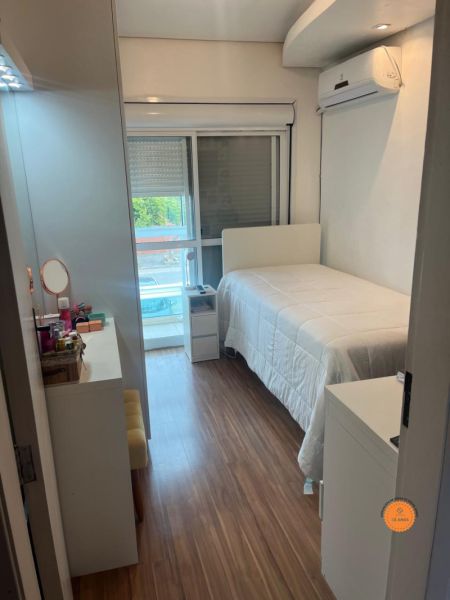 Casa com 3 quartos, 5 banheiros e 130m² à venda no bairro Areal, Pelotas