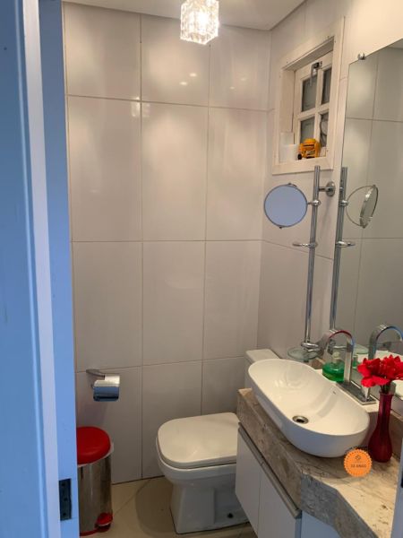 Casa com 3 quartos, 5 banheiros e 130m² à venda no bairro Areal, Pelotas