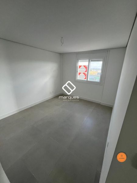 Apartamento com 3 quartos, 1 banheiro e 101m² à venda no bairro Três Vendas, Pelotas