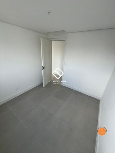 Apartamento com 3 quartos, 1 banheiro e 101m² à venda no bairro Três Vendas, Pelotas