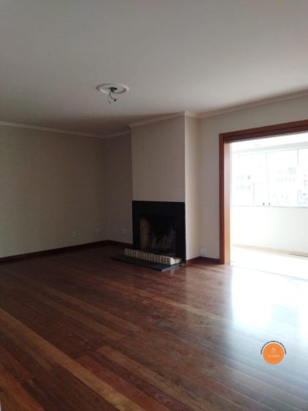 Apartamento com 3 quartos, 2 banheiros e 194m² à venda no bairro Centro, Pelotas