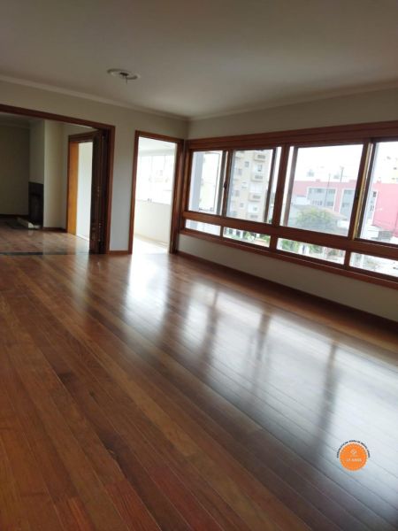 Apartamento com 3 quartos, 2 banheiros e 194m² à venda no bairro Centro, Pelotas