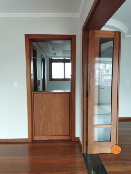 Apartamento com 3 quartos, 2 banheiros e 194m² à venda no bairro Centro, Pelotas